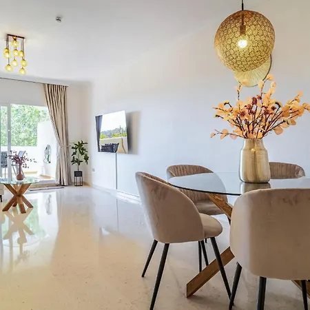 2 Bedroom Awesome In Apartment