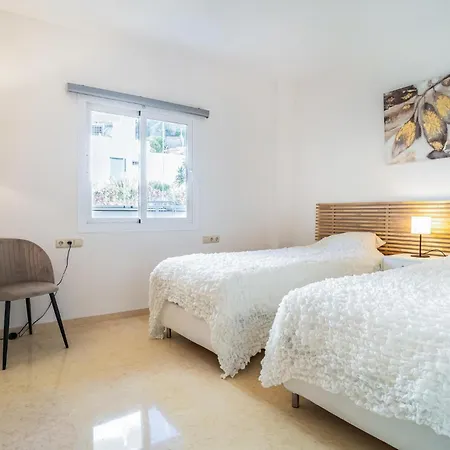 Apartment 2 Bedroom Awesome In
