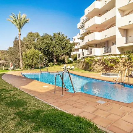 2 Bedroom Awesome In Apartment *