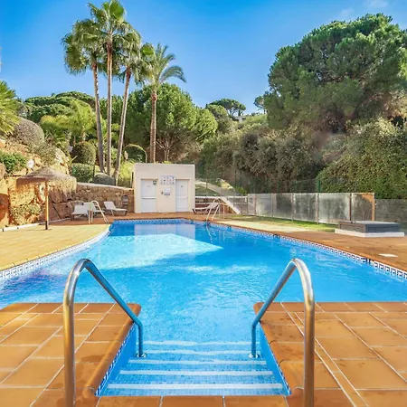 Apartment 2 Bedroom Awesome In